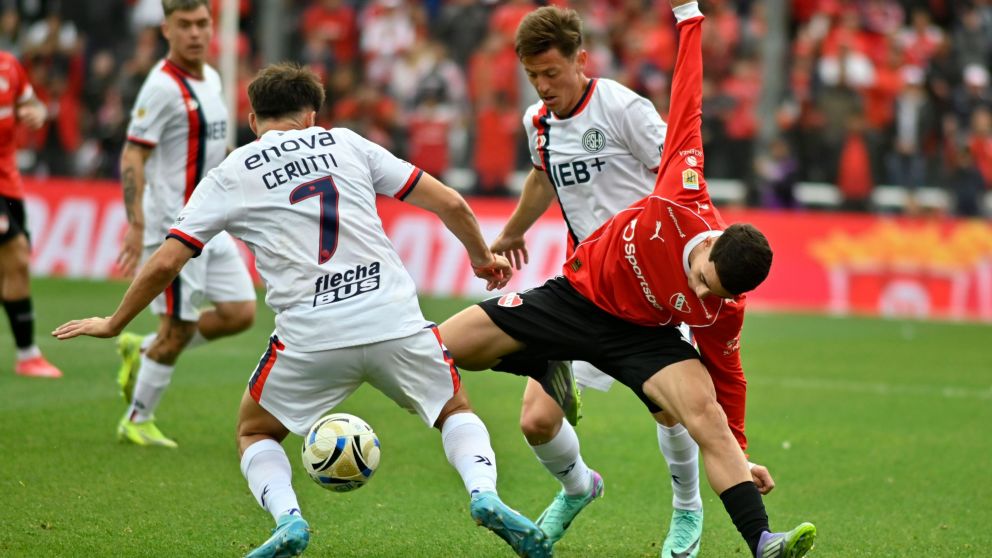 Independiente y San Lorenzo empataron en un clásico que retrató la triste realidad de los dos equipos