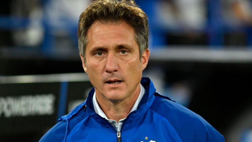 "Torazo en rodeo ajeno": de cara al desquite en la Copa Libertadores, cómo le fue a Guillermo Barros Schelotto ante Racing en Avellaneda
