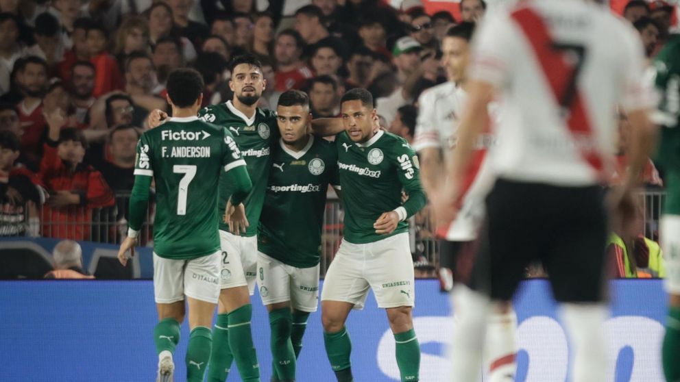 River terminó bien, pero pagó cara su desidia y perdió el primer chico ante Palmeiras por la Copa Libertadores