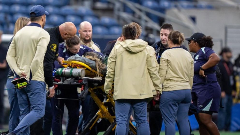 Conmoción en el fútbol femenino: una jugadora se desplomó en pleno partido y encendió las alarmas