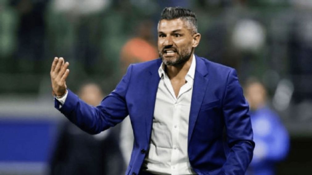 Lo echaron por buen tipo: el increíble error de Javier Gandolfi que le costó el puesto en Atlético Nacional