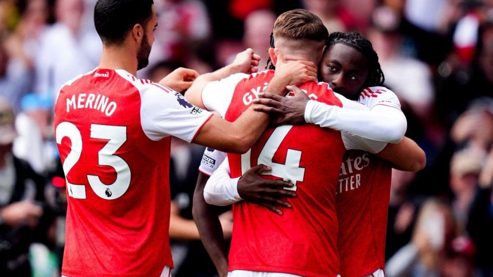 Arsenal goleó a Nottingham Forest y es puntero de la Premier League
