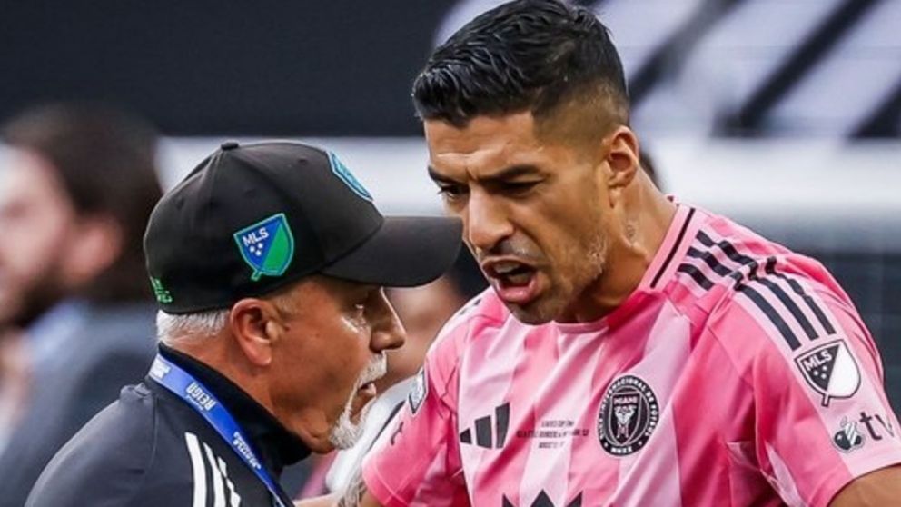 Luis Suarez la ligó otra vez: le aumentaron la sanción por escupir a un miembro del cuerpo técnico de Seattle Sounders