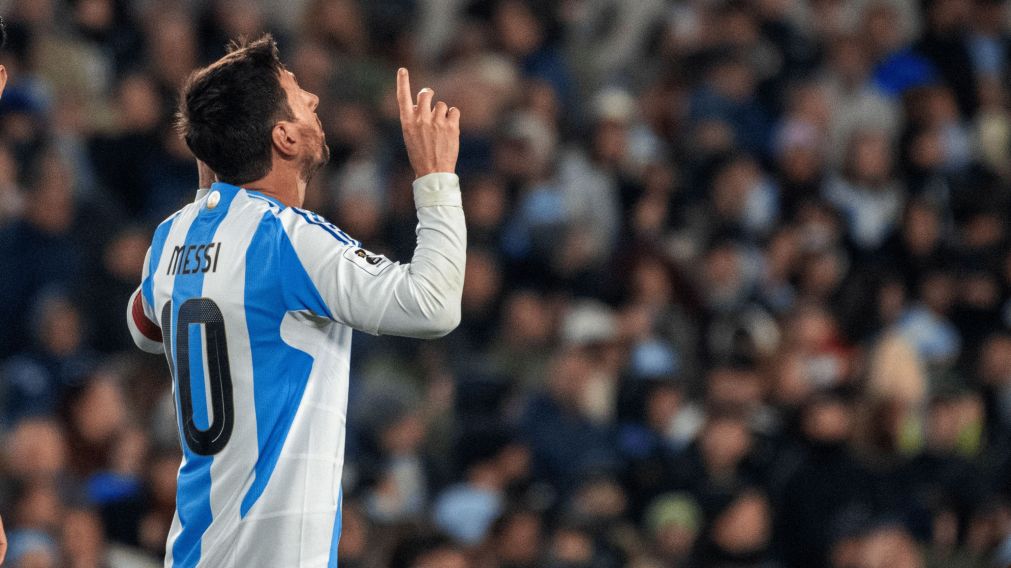 La majestuosa obra de arte de Lionel Messi para abrir el marcador en el cruce entre la Selección Argentina y Venezuela