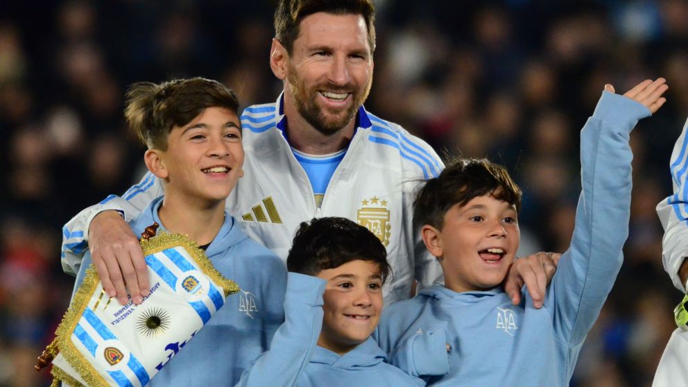 La tremenda emoción de Lionel Messi por su última función en casa: los videos