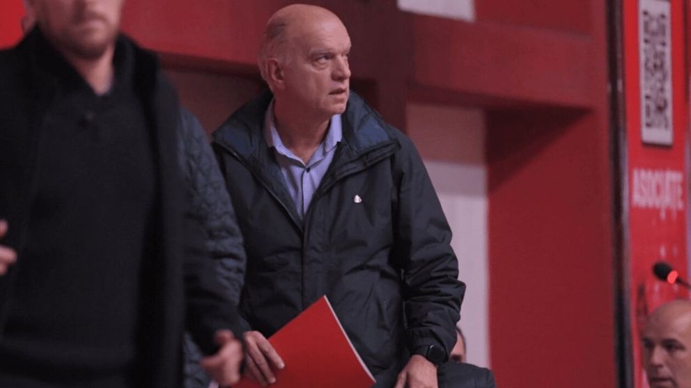 Grindetti volvi� a la Argentina tras la audiencia en Conmebol y se refiri� a la fecha del fallo para Independiente - U de Chile