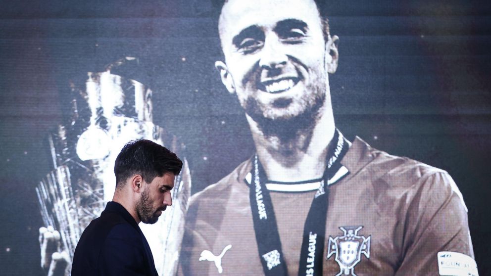 El emotivo homenaje de la Selecci�n de Portugal a Diogo Jota con Cristiano Ronaldo a la cabeza