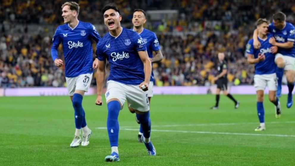 El golazo de Charly Alcaraz para el triunfo de Everton y un particular festejo