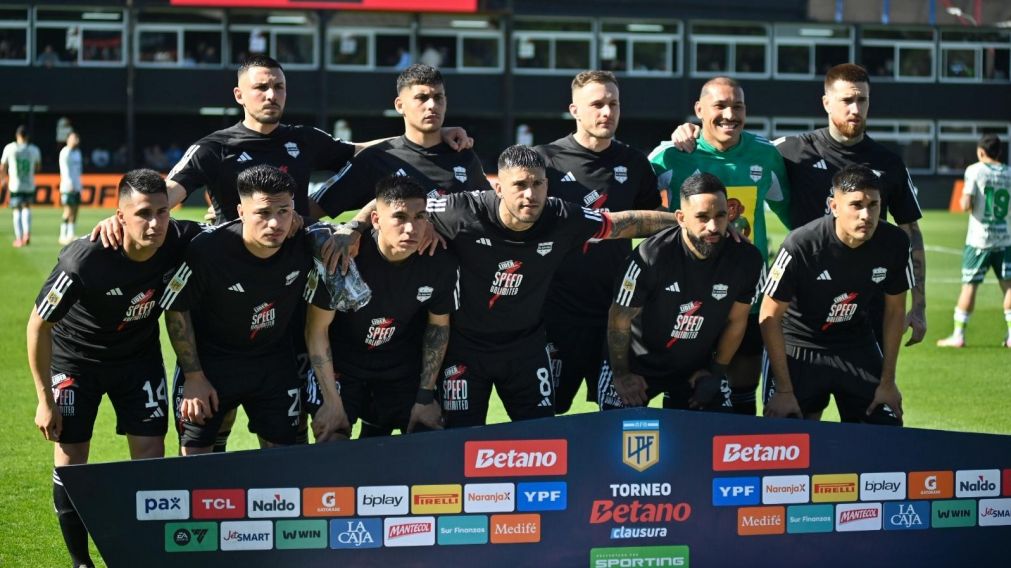 Riestra imbatible de local: el tremendo invicto y cuánto le falta para alcanzar el histórico récord