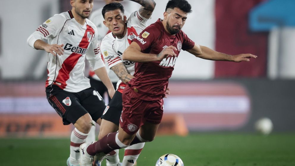 River al desnudo: en una noche dif�cil, jug� mal y empat� con Lan�s en La Fortaleza