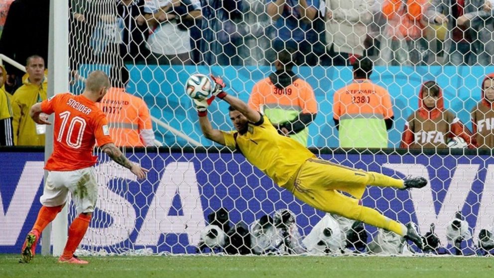 Sergio Romero, el arquero récord de la Selección Argentina y héroe de los penales en el Mundial Brasil 2014