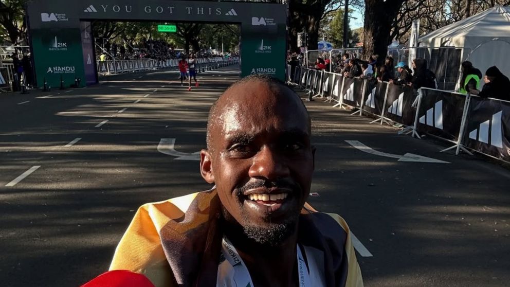 Jacob Kiplimo ganó la tradicional media Maratón de Buenos Aires