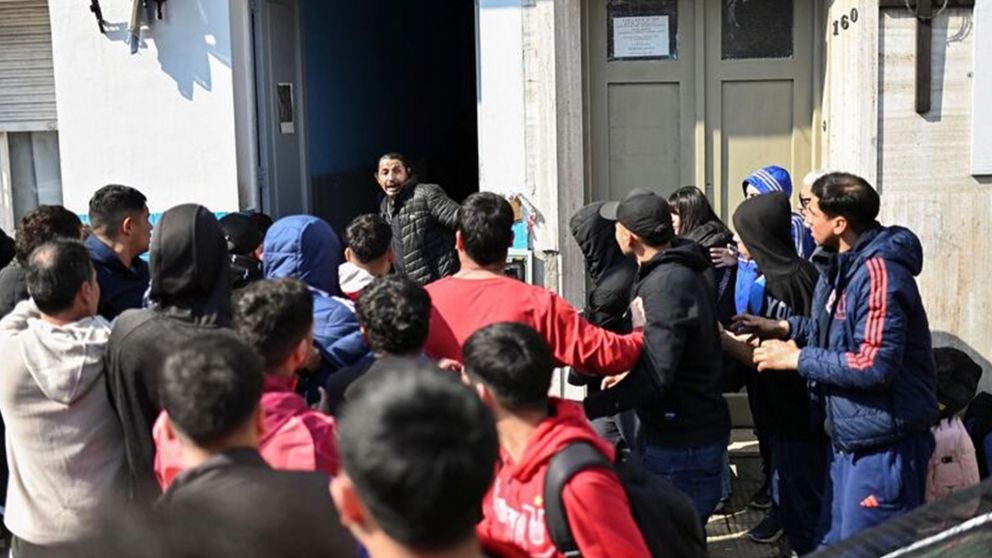 Tensión en Avellaneda: los hinchas de la Universidad de Chile que fueron liberados provocaron incidentes
