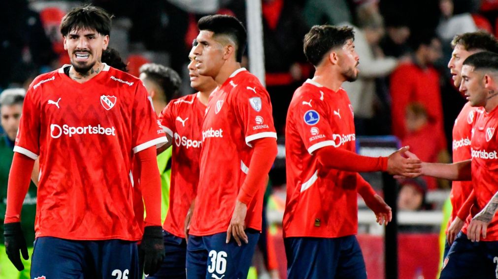 Loyola y Galdames, los chilenos de Independiente, repudiaron los hechos de violencia ante la U de Chile