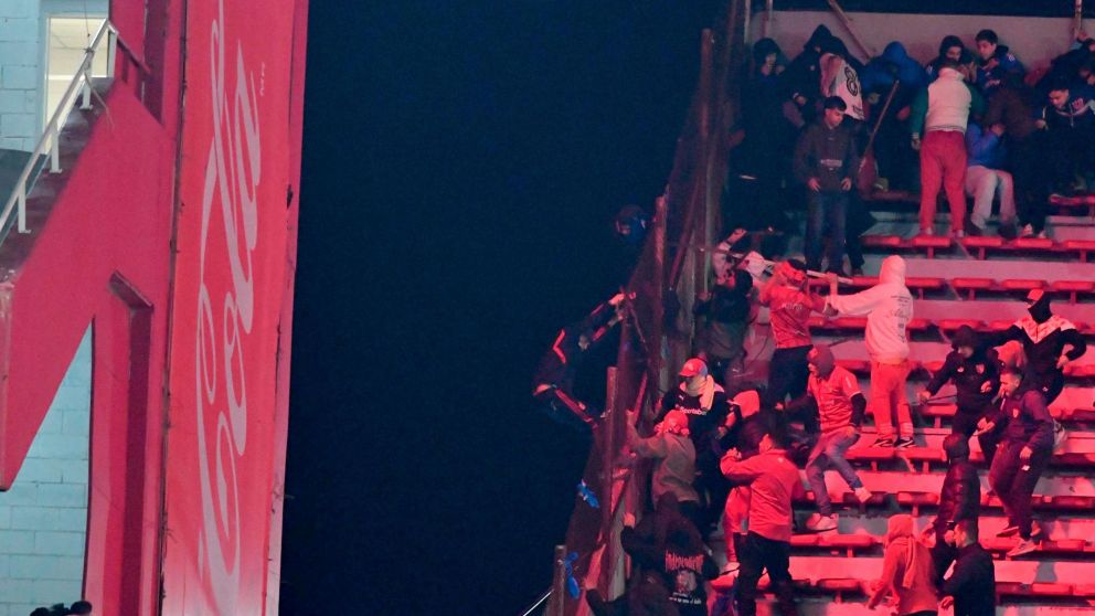 Cuál es el estado de salud de los heridos tras la guerra entre barras de Independiente y de la Universidad de Chile