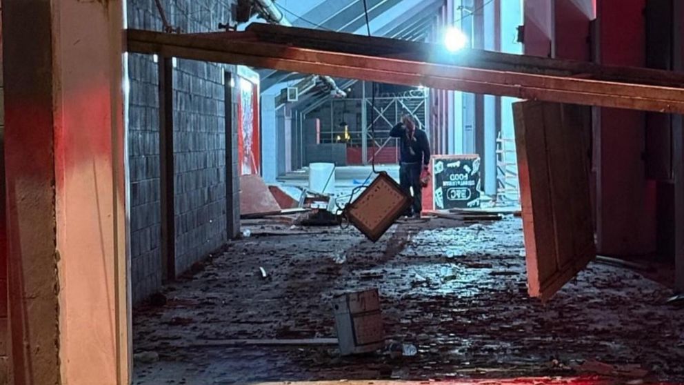 As� qued� la cancha de Independiente luego de la guerra que desataron los barras de la Universidad de Chile