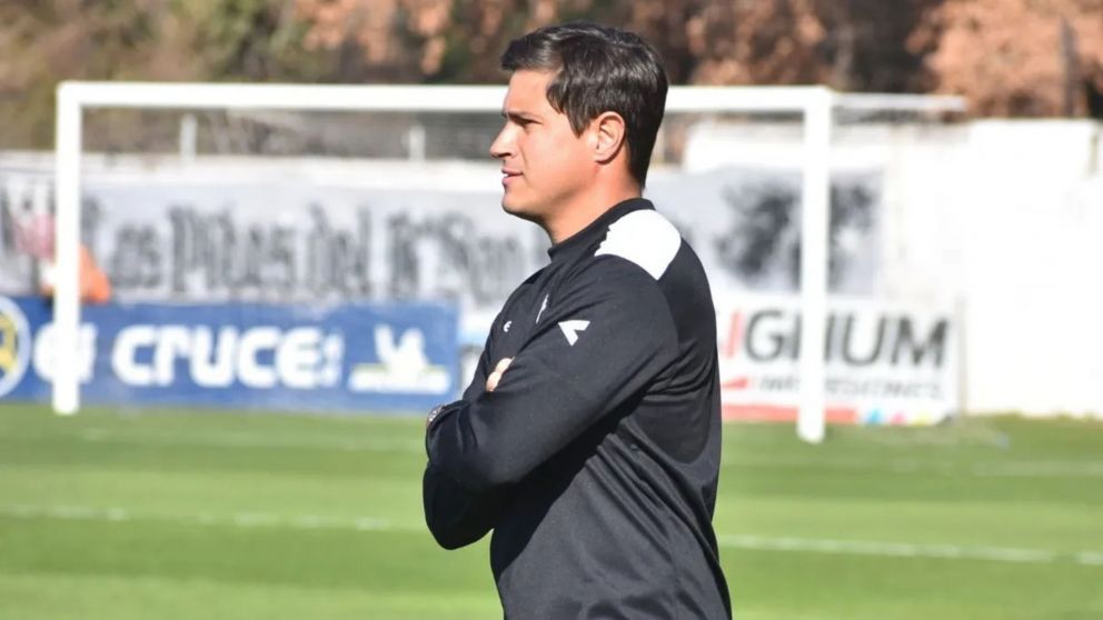 Colón sigue coleccionando entrenadores: asume Ezequiel Medrán