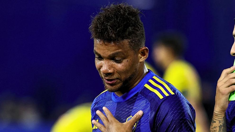 El increíble caso de Frank Fabra en Boca: de ser inesperadamente titular en un partido clave a desaparecer del mapa