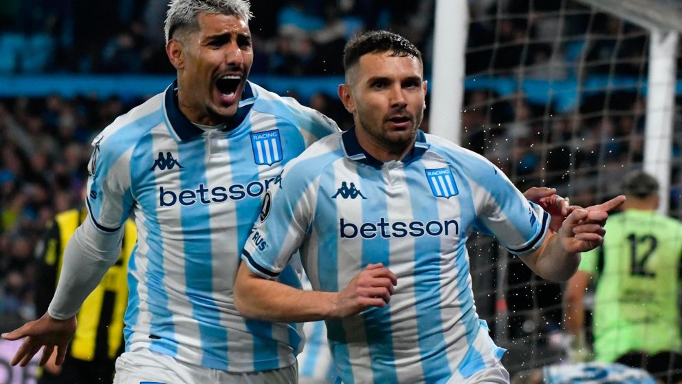 Maravilla Martínez obtuvo un histórico récord en Racing con su doblete frente a Peñarol en la Copa Libertadores
