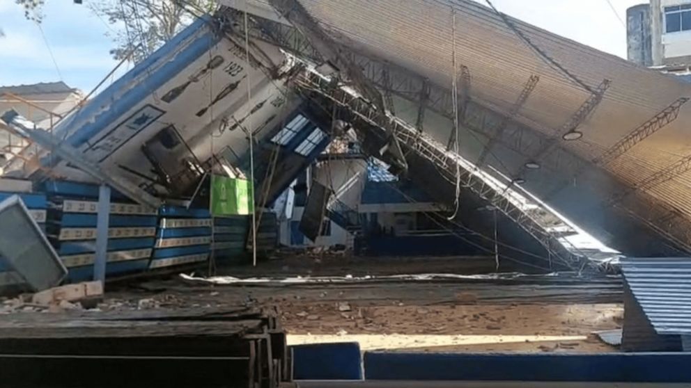 Casi una tragedia: se derrumbó el techo del estadio del club Regatas Corrientes