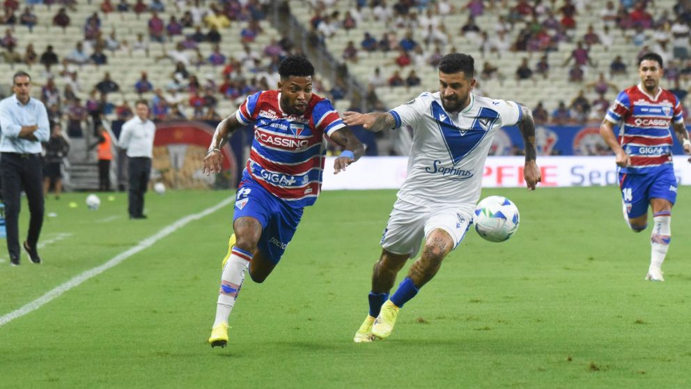Vélez rescató un valioso empate en Fortaleza y sueña con sellar el pasaje a cuartos en su casa