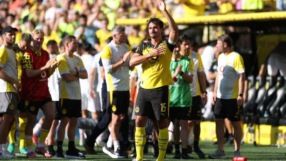 Mats Hummels, entre lágrimas y una ovación histórica para la leyenda del Borussia Dortmund: la emocionante despedida del Signal Iduna Park