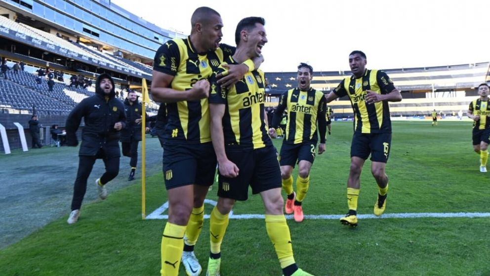 Atención Racing: Peñarol destrozó a Nacional y llega afilado a la serie de Copa Libertadores