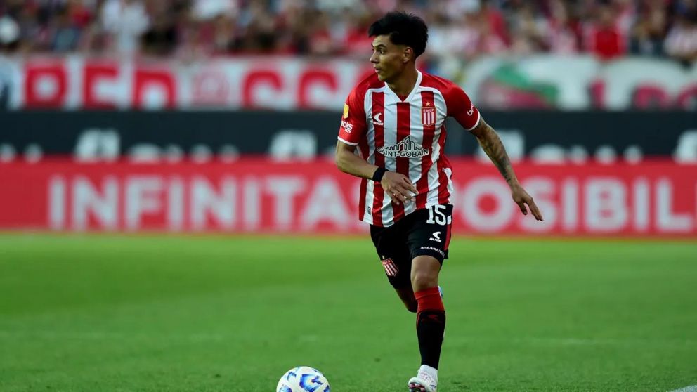 Insólito: un jugador de Estudiantes de La Plata tuvo que pedir perdón por el aspecto de su termo