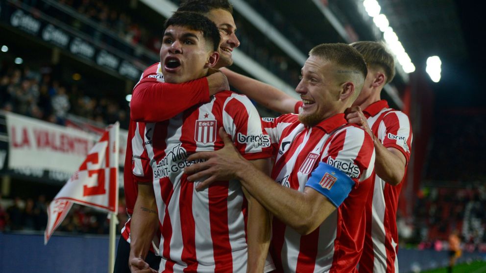 Estudiantes de La Plata sigue en racha, bajó a Independiente Rivadavia y es puntero de su zona