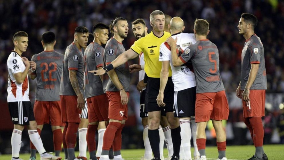 Escandalosa designación de Daronco en Independiente: los árbitros para los octavos de la Copa Sudamericana