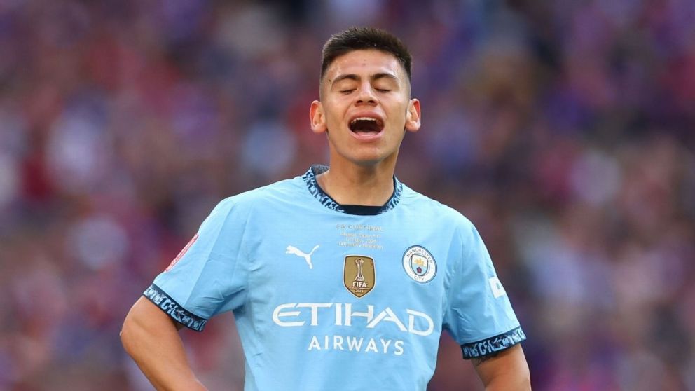 Está cerca: el plan de Manchester City para desprenderse del Diablito Echeverri ante el interés de Roma