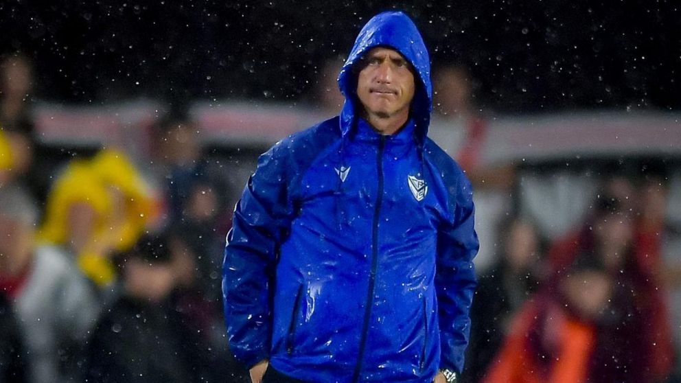 Sufre Guillermo Barros Schelotto: la joya de Vélez que buscaba recuperar y se irá libre a Europa