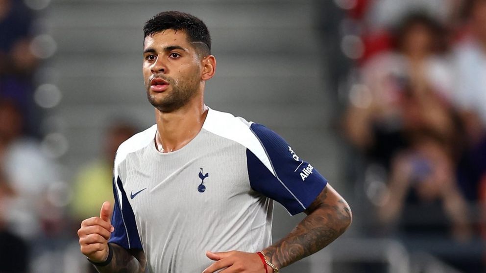 Cuti Romero fue titular y capitán en el triunfo de Tottenham ante Arsenal en un amistoso