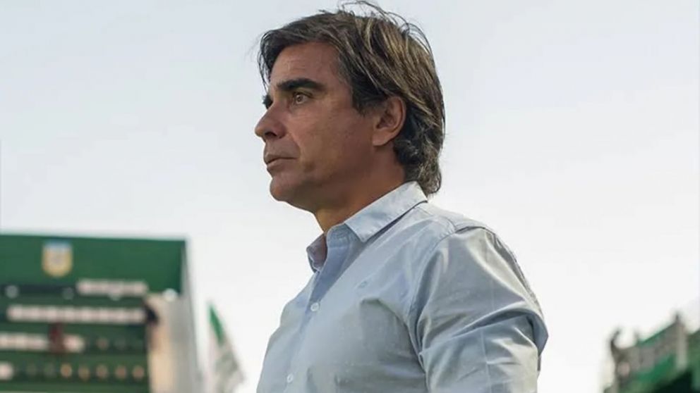 Javer Sanguinetti dejó de ser el técnico de Sarmiento de Junín