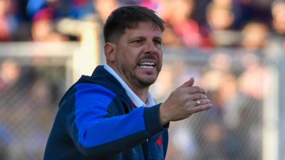 San Lorenzo consiguió un refuezo "de rebote", pero no se sabe si el DT Damián Ayude lo tendrá en cuenta: quién es