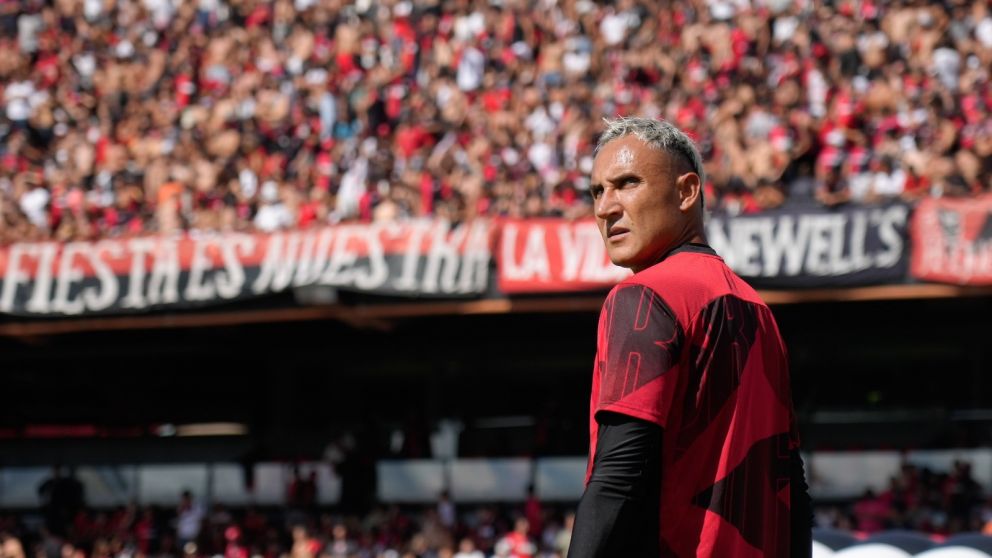 Keylor Navas ya se olvidó de Newell's y fue furor en su llegada a Pumas de México