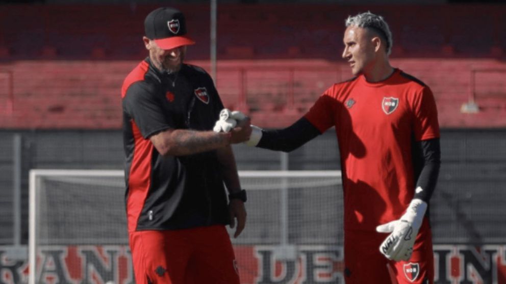 Arde Newell's: Keylor Navas se va a Pumas entre la bronca de los hinchas y el fastidio de Fabbiani, que quiere a un ex Boca