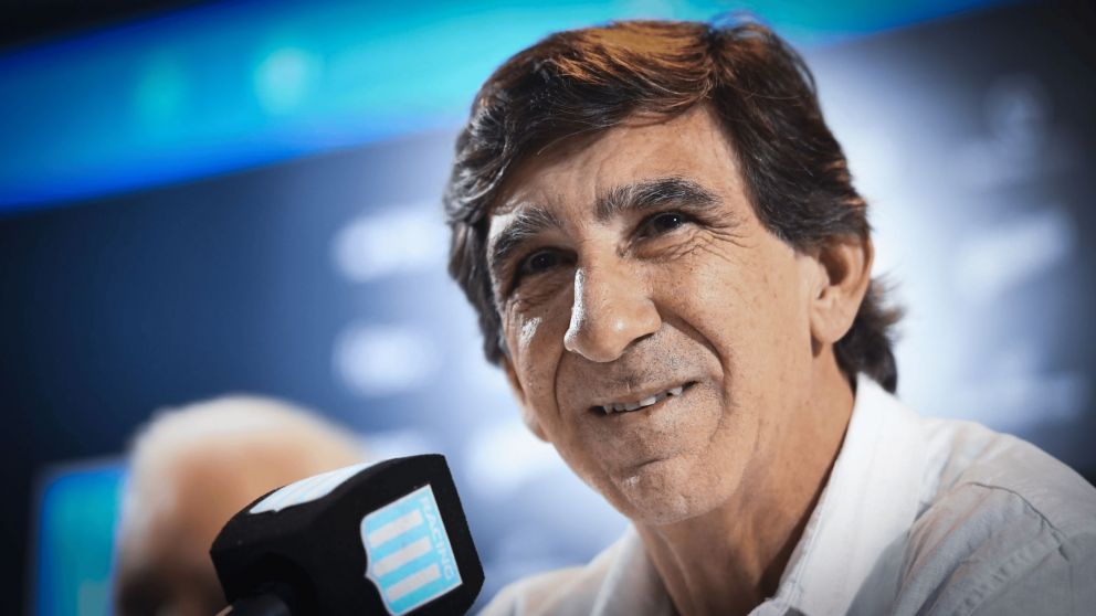 El sufrimiento de Gustavo Costas por la lesión de Gabriel Arias que complica las cosas en Racing