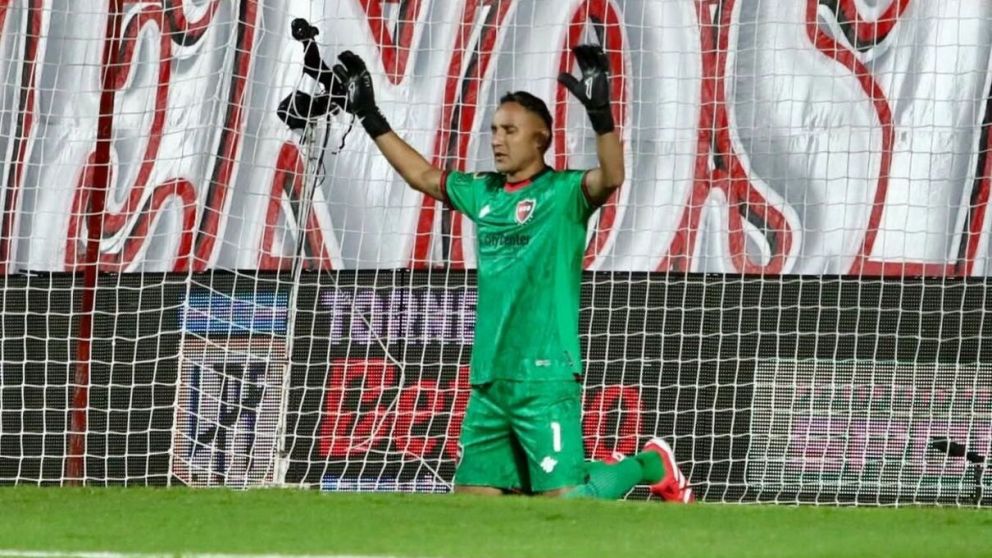 Polémica en Newell's: Keylor Navas presiona para irse y no estuvo ante Banfield