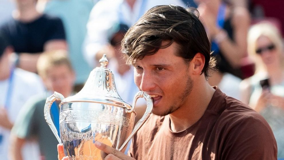 Luciano Daderi se consagró campeón del ATP 250 de Bastad tras superar a De Jong