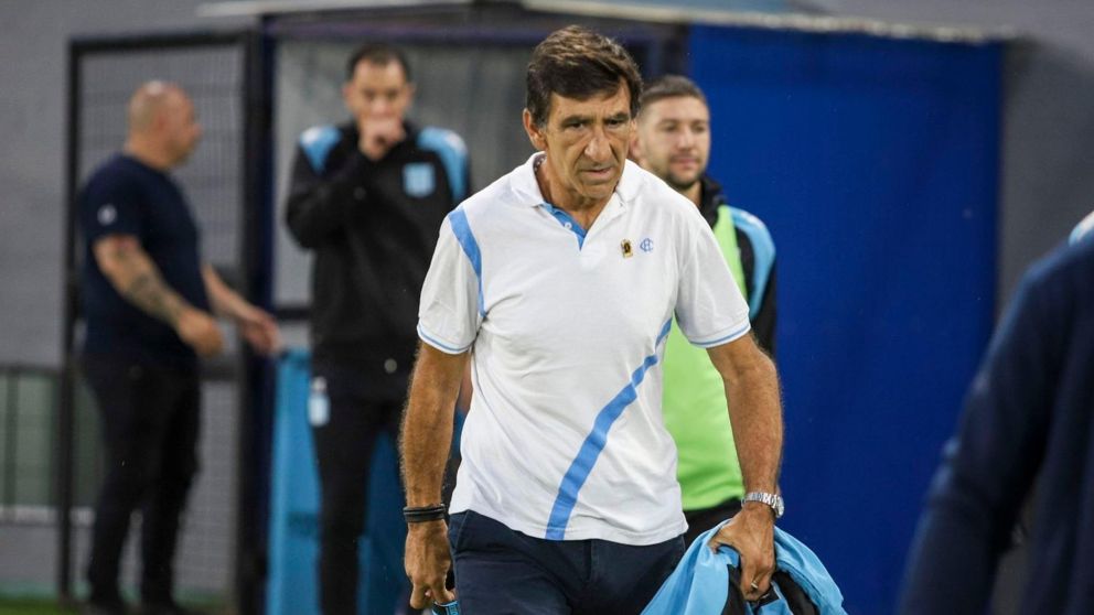 Gustavo Costas y sus dos pares en Racing: cambios y dudas antes de visitar a Belgrano por el Torneo Clausura
