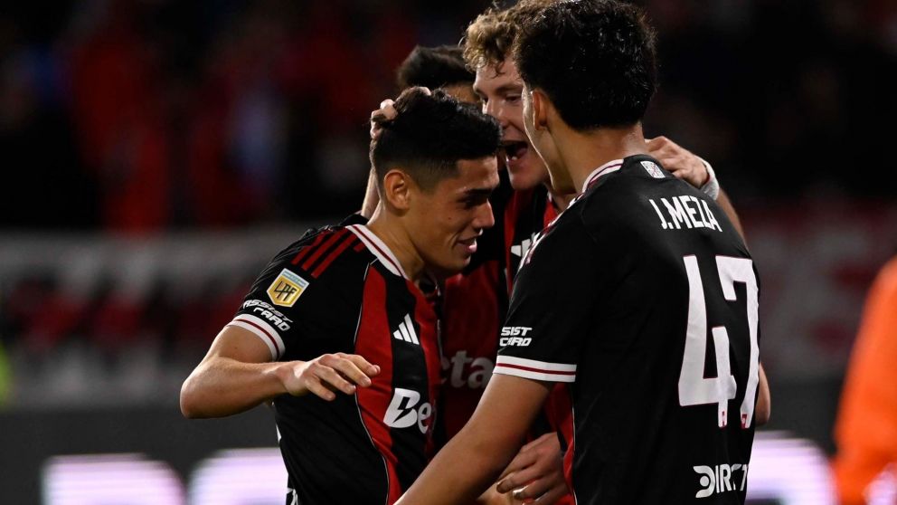 River se floreó, goleó a Instituto de Córdoba y tiene puntaje ideal en el Torneo Clausura