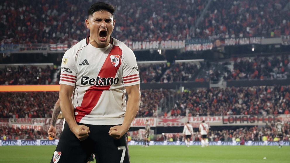 Un histórico de Racing bancó a Maximiliano Salas después de irse a River: "Se mató por esta camiseta..."