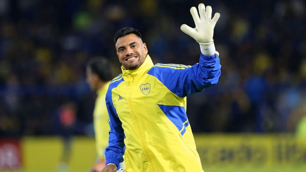 Sergio Romero recibió el llamado de un DT de la Liga Profesional: ¿pega el portazo en Boca?