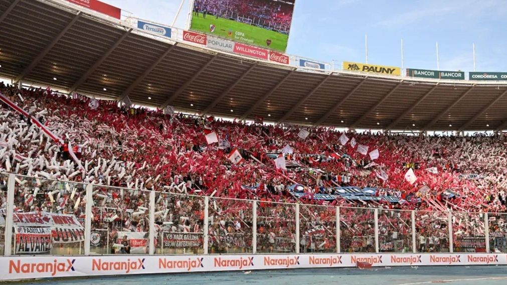 Los hinchas de River agotaron todas las populares para visitar a Instituto de C�rdoba por el Torneo Clausura