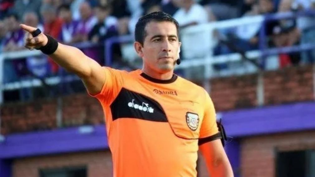 Increíble: se sortearon los árbitros y a Luis Lobo Medina le dieron uno de los mejores partidos de la jornada