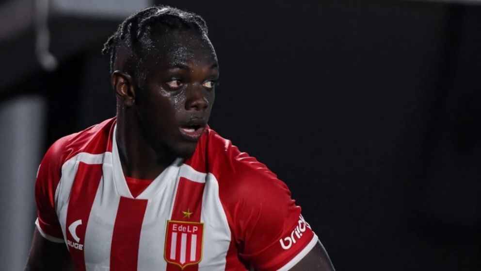 Edwuin Cetré se hartó, se plantó ante Juan Sebastián Verón y le pidió salir de Estudiantes de La Plata