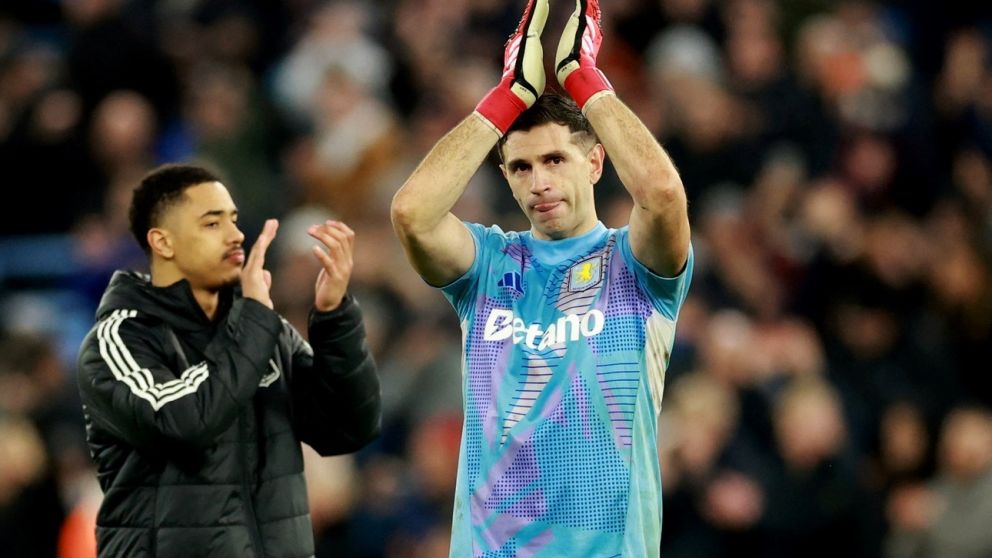 Atentos: el Manchester United acelera a fondo por el Dibu Martínez