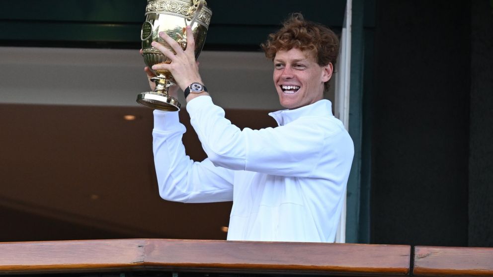 La aplanadora Jannik Sinner le ganó a Carlos Alcaraz y es campeón de Wimbledon