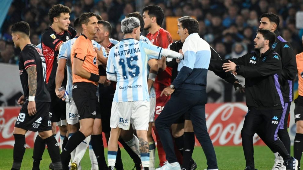 Barracas Central derrot� a Racing en un final ins�lito y muy caliente por el Torneo Clausura